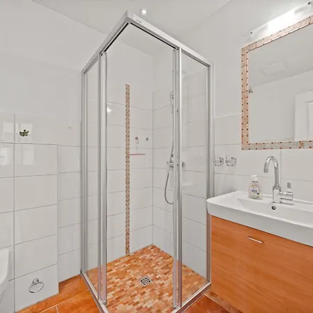 Apartment Bummert Am Hafen 3, Zentrale Lage Im Hafen Mit Zwei Schlafzimmern&2 Bädern Greetsiel